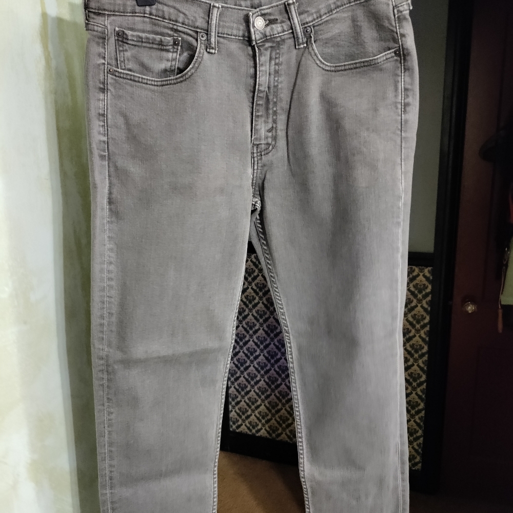 Levi's 514 34-32 new without tags